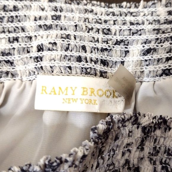 Ramy Brook Silk Elegant Black and White Patterned Mini Skirt - Picture 6 of 8